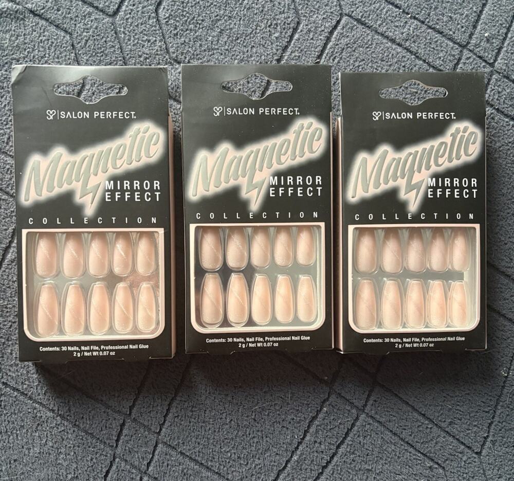 Salon Perfect Soft Pink Mirror Effect | 30 Nails + Glue + File 3 Pack